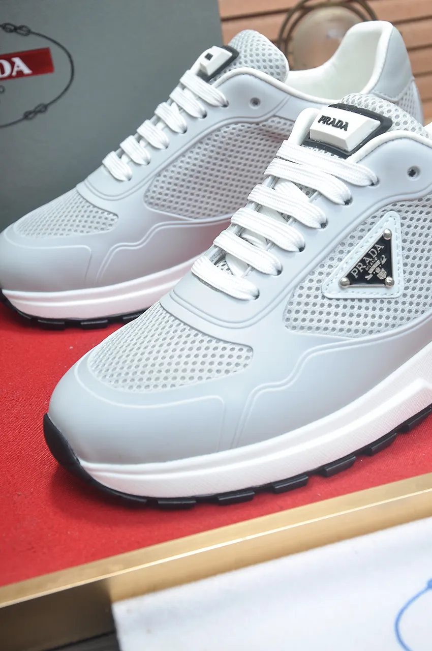 Men's shoes 💰580💶 [PRADA] Top original items, new seasonal styles, high-quality original items, top-grade high-mercerized cowhide combined with original breathable fabric + imported glue, imported stretch fabric inside with original cowhide feet, original thick outsole! Quality guaranteed! Code 38-45 (45 customized)